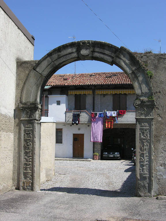 Cascina Via S. Anna 15 - complesso (cascina) - Adro (BS) 