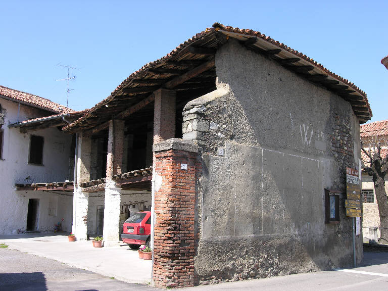Cascina Via Vittorio Emanuele III - complesso (cascina) - Adro (BS) 