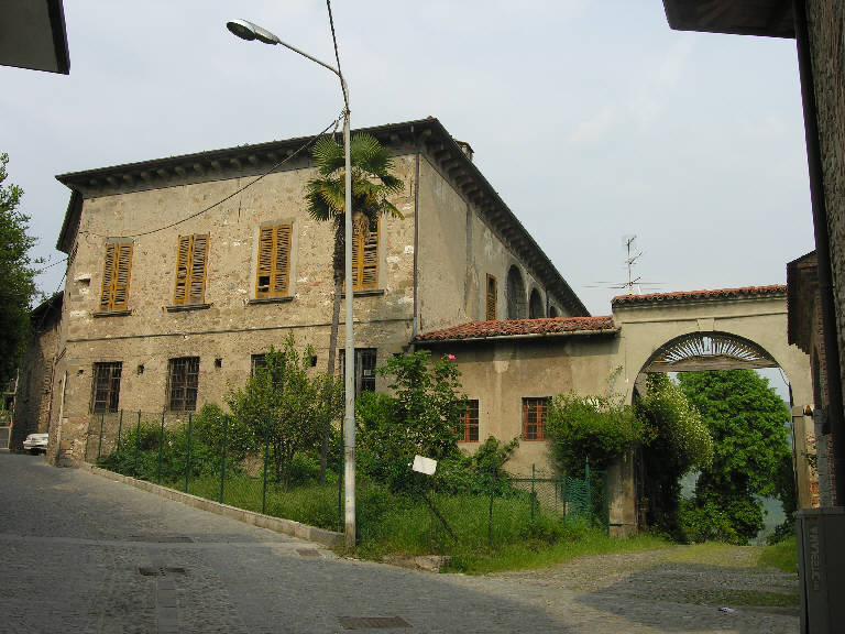 Palazzo Via Simeone da Paratico 16 (palazzo) - Capriolo (BS) 