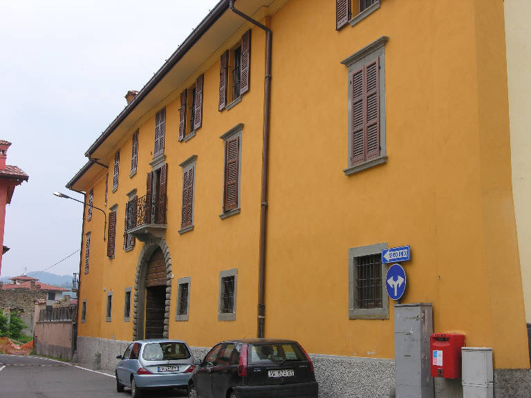 Palazzo Via Stazione 6 (palazzo) - Capriolo (BS) 