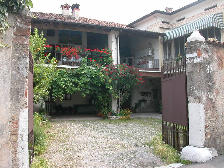 Casa Via Marconi 87 (cascina) - Concesio (BS) 