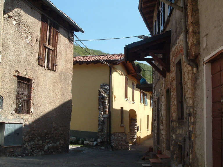 Casale Via Dosso (casale) - Monticelli Brusati (BS) 