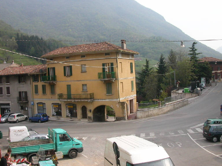 Palazzo Via Trieste 11 (palazzo) - Caino (BS) 