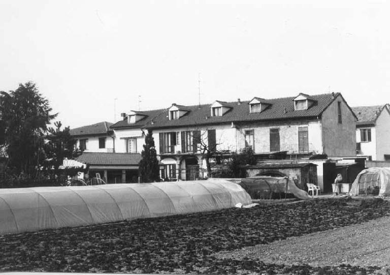 Cascina Via Massana 23 - complesso (cascina) - Monza (MB) 