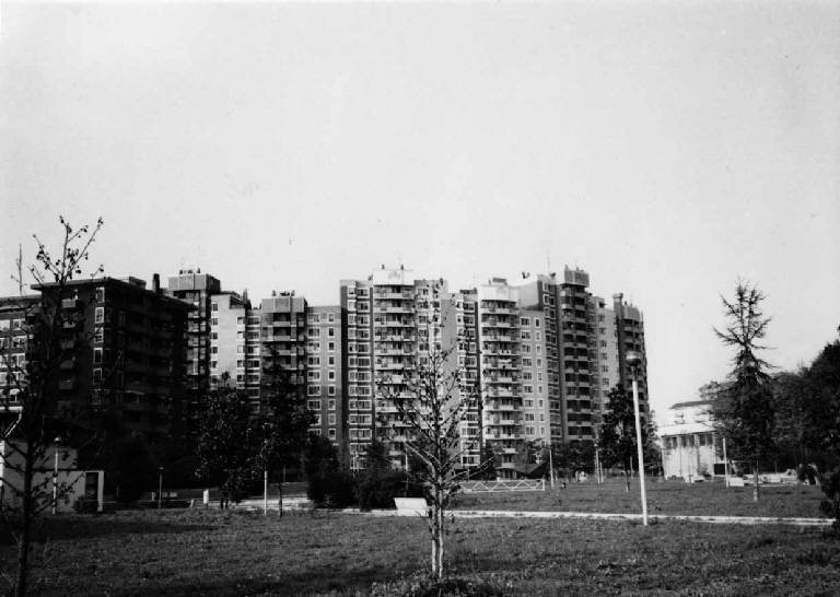 Colosseo (edificio a blocco) - Sesto San Giovanni (MI) 