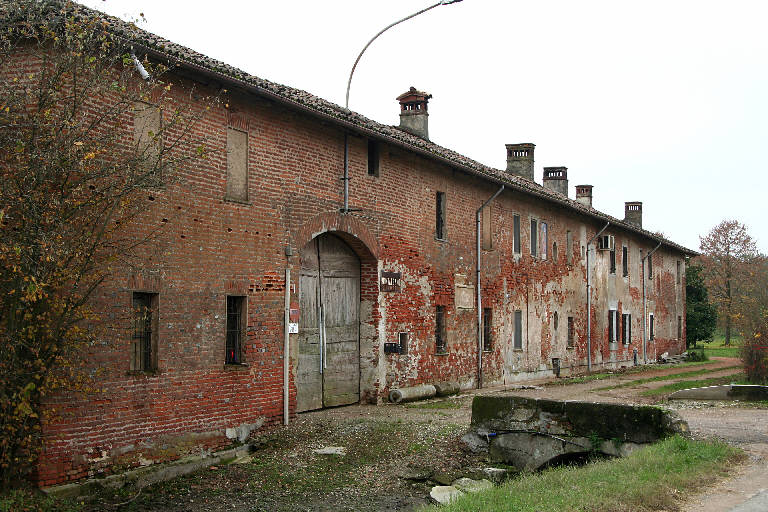 Edificio d' ingresso alla Cascina Montalbano (casa) - Vellezzo Bellini (PV) 