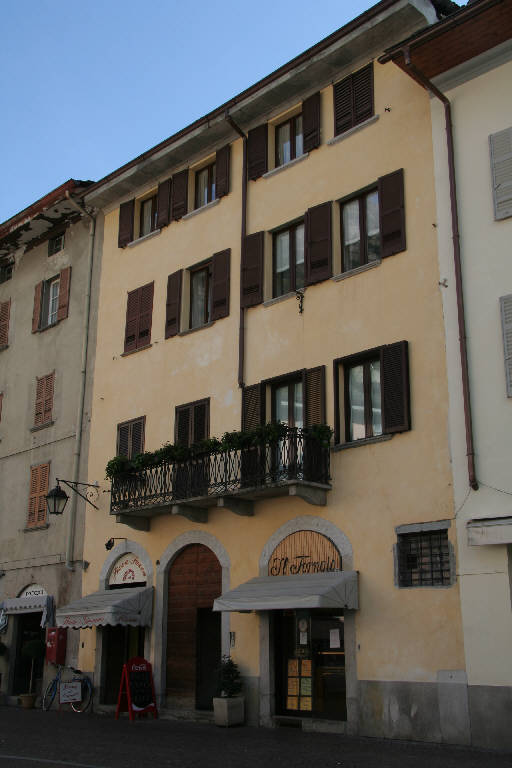 Casa Piazza Pestalozzi 4, 6 (casa) - Chiavenna (SO) 