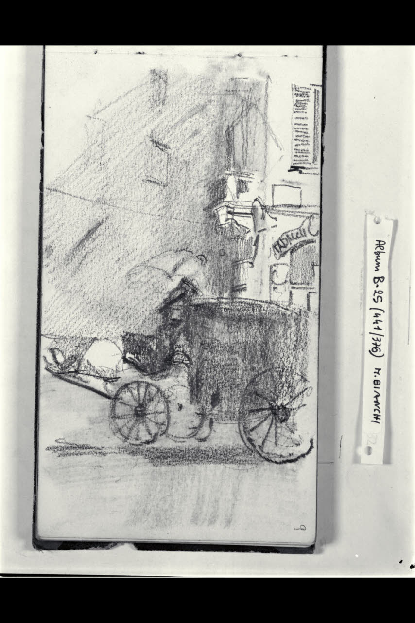 Strada urbana con una vettura pubblica ferma all'angolo di una via (disegno) di Bianchi, Mosè; Bianchi, Mosè (seconda metà sec. XIX)