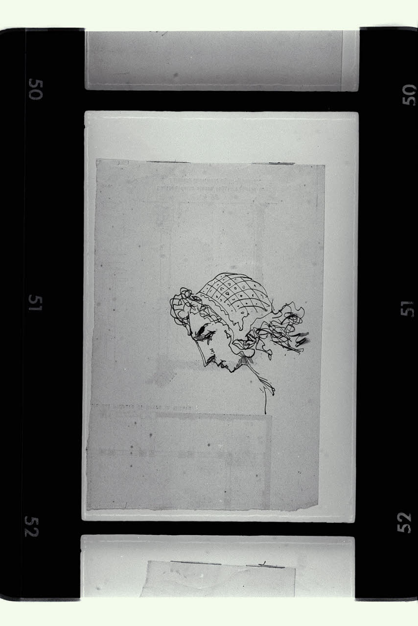Testa femminile di profilo con cuffia (disegno) di Mariani, Pompeo (fine/inizio secc. XIX/ XX)
