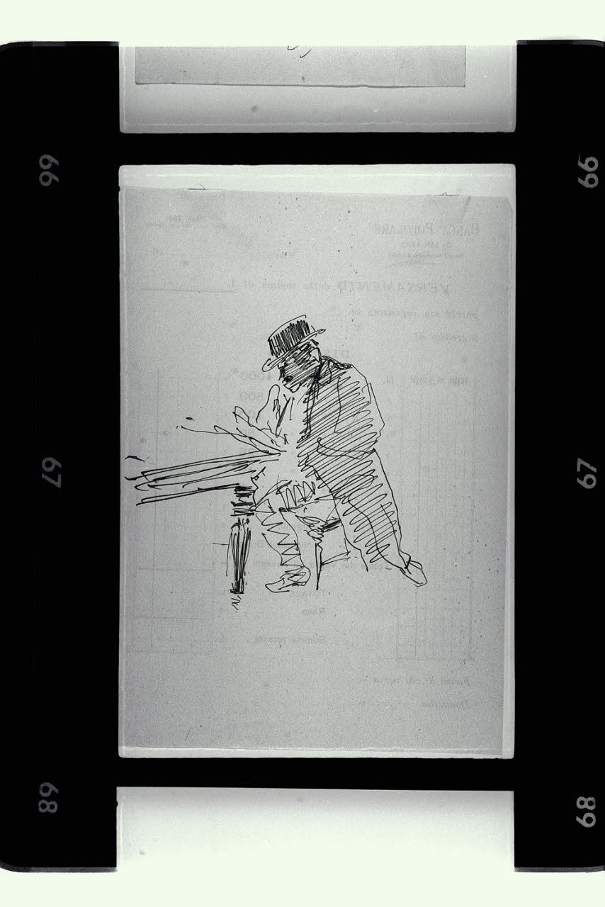 Uomo seduto in atto di leggere ad un tavolo (disegno) di Mariani, Pompeo (fine/inizio secc. XIX/ XX)