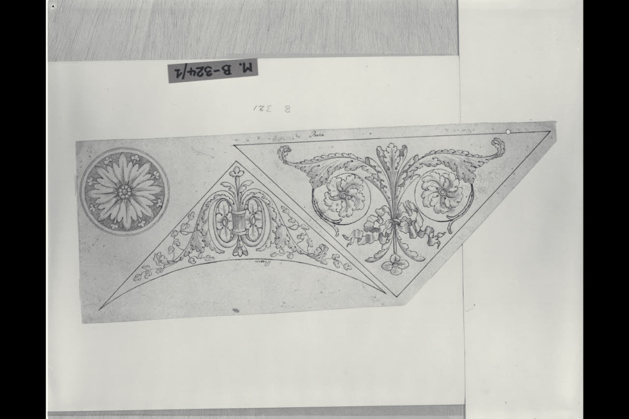Due racemi in riserve triangolari e rosone in un tondo (disegno) di Maggiolini (bottega) (secc. XVIII/ XIX)