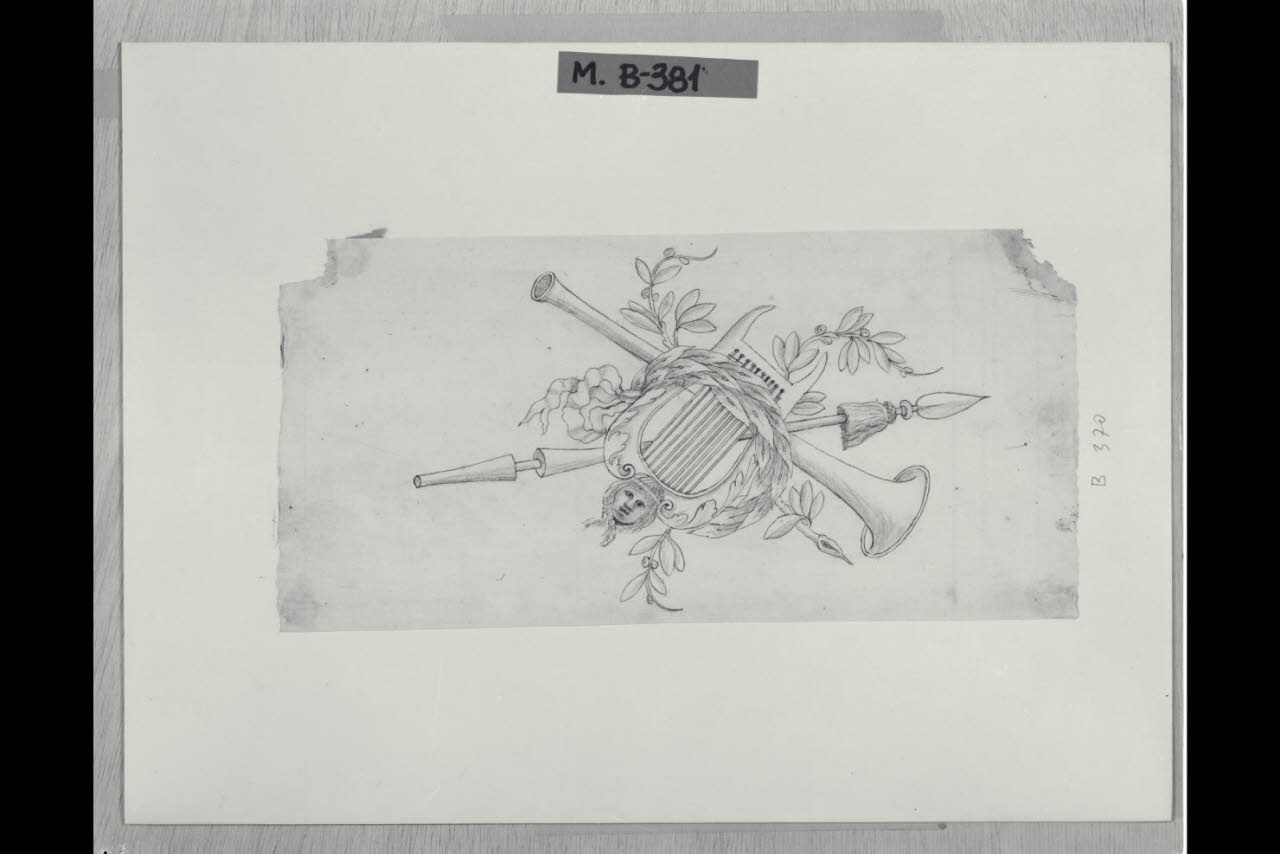 Trofeo con corona e strumenti musicali (disegno) di Maggiolini (bottega) (secc. XVIII/ XIX)