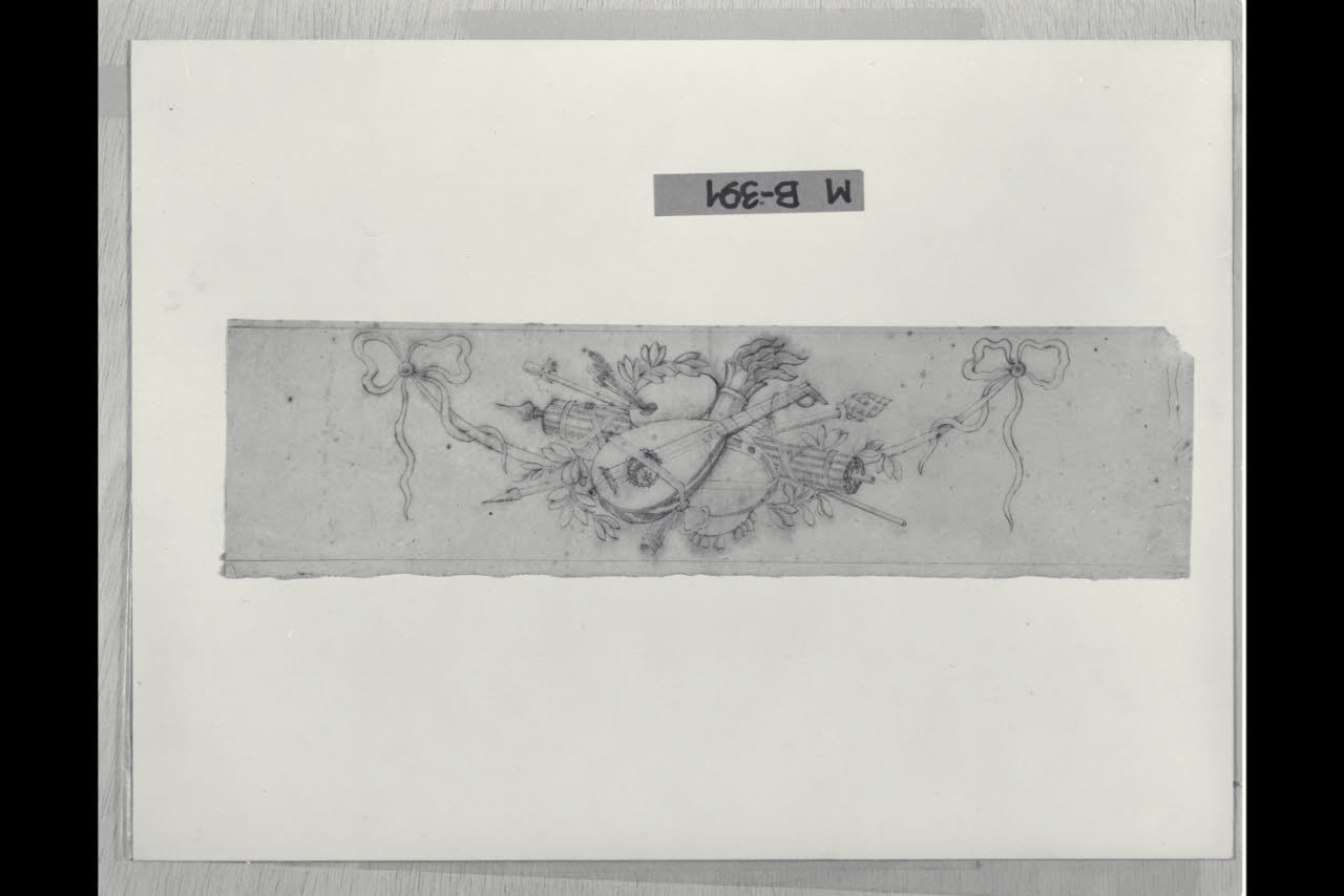 Trofeo con gli attributi della Musica e della Pittura (disegno) di Maggiolini (bottega) (secc. XVIII/ XIX)