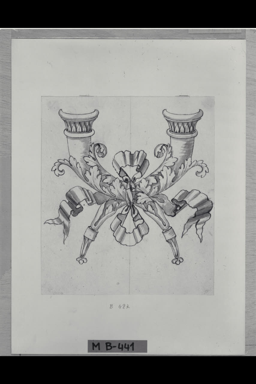 Due cornucopie intrecciate e legate da una galla (disegno) di Maggiolini (bottega) (secc. XVIII/ XIX)