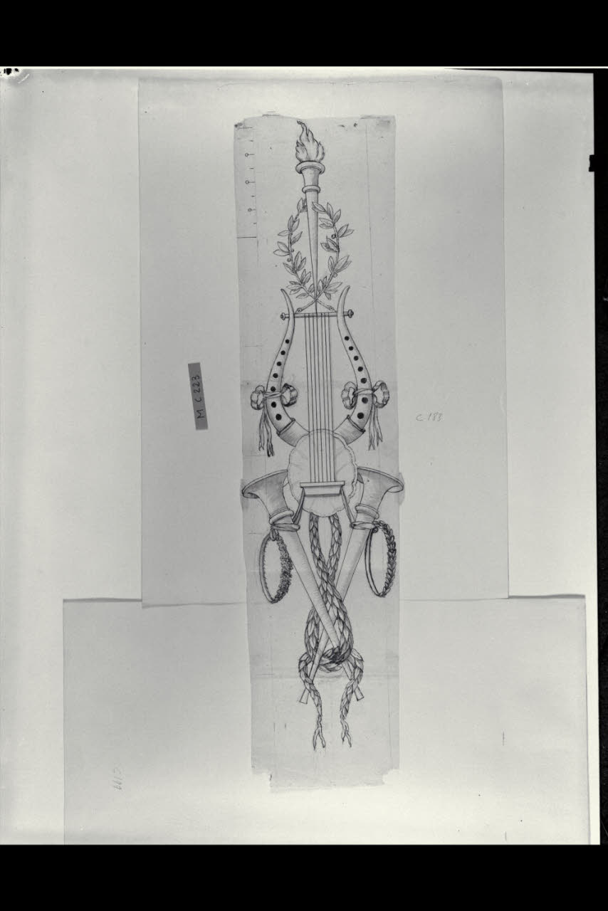 Trofeo con strumenti musicali (disegno) di Maggiolini (bottega) (secc. XVIII/ XIX)