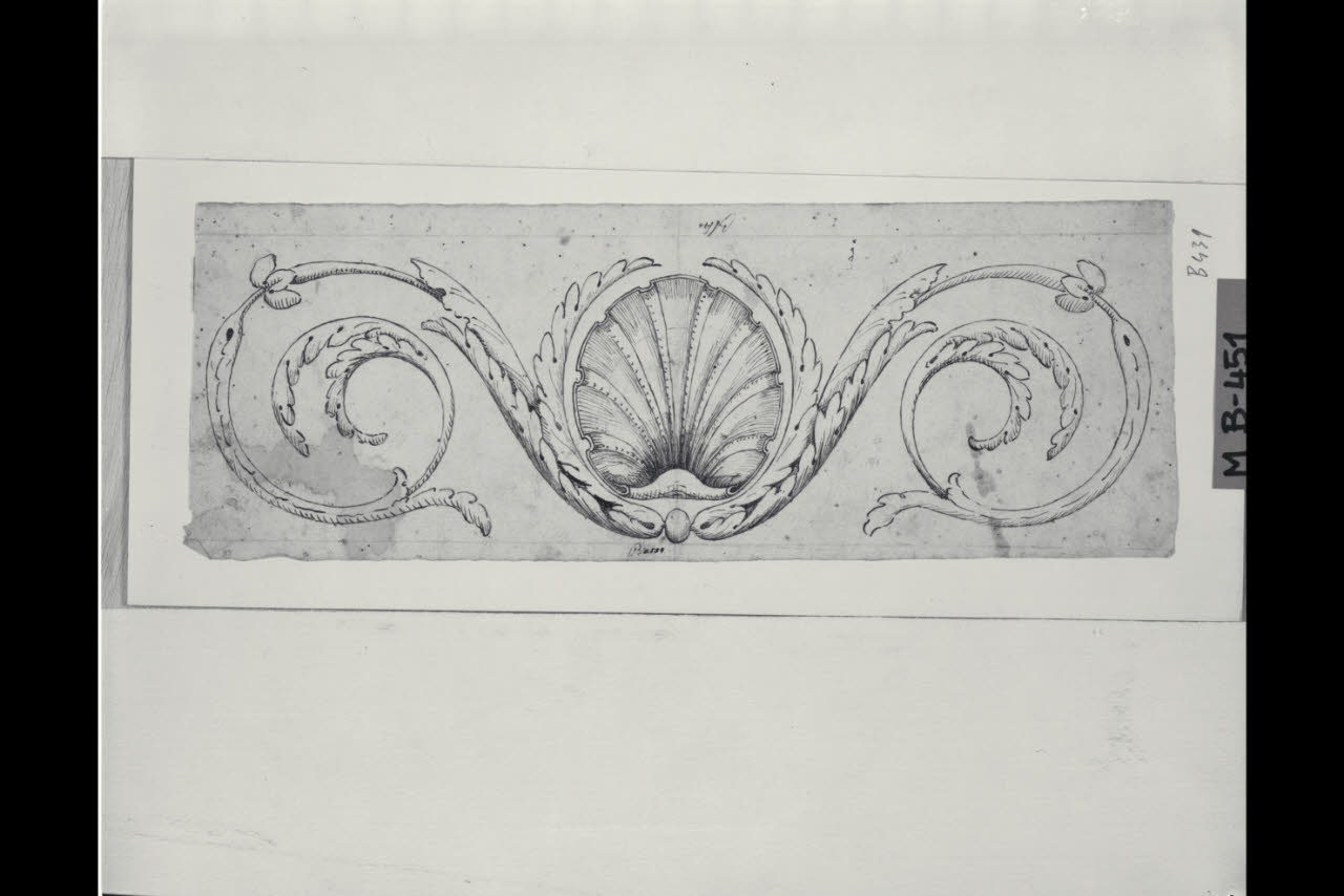 Fregio con conchiglia e girali (disegno) di Maggiolini (bottega) (secc. XVIII/ XIX)