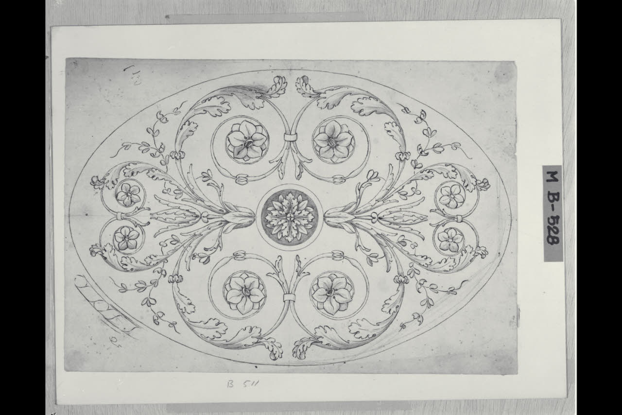Intreccio a motivi fogliacei intorno a un rosone (disegno) di Maggiolini (bottega) (secc. XVIII/ XIX)