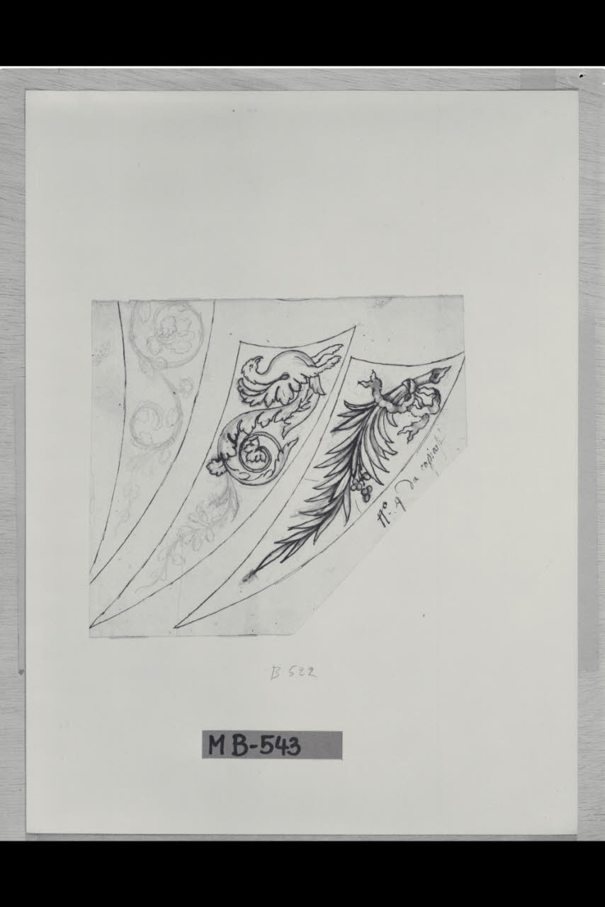 Ippogrifo e tralci con foglie (disegno) di Maggiolini (bottega) (secc. XVIII/ XIX)