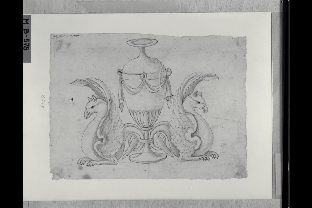 Vaso affiancato da due draghi (disegno) di Maggiolini (bottega) (secc. XVIII/ XIX)