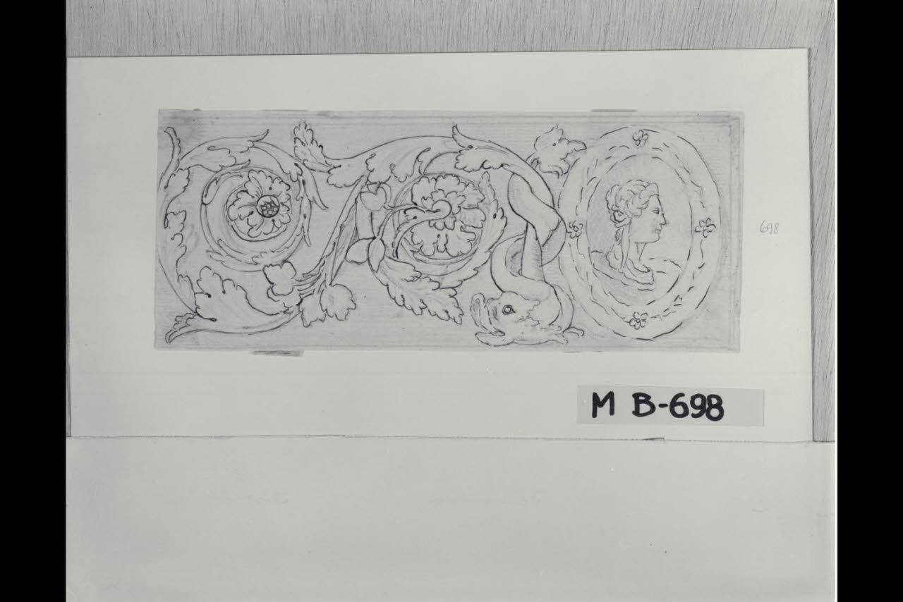 Fregio con delfino e cammeo (disegno) di Maggiolini (bottega) (secc. XVIII/ XIX)