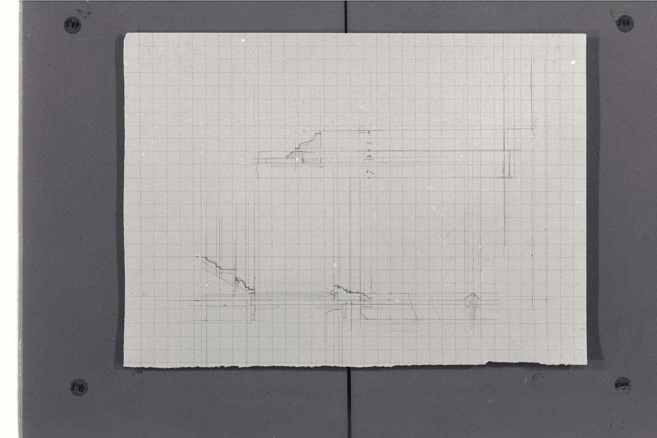 Sezione incompleta di cornicioni nella Nuova Pinacoteca Vaticana (disegno) di Beltrami, Luca ((?)) (sec. XX)