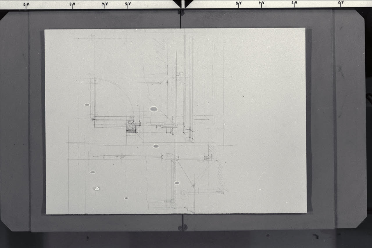 Alzato e sezione di un serramento nella Nuova Pinacoteca Vaticana (disegno) di Beltrami, Luca ((?)) (sec. XX)