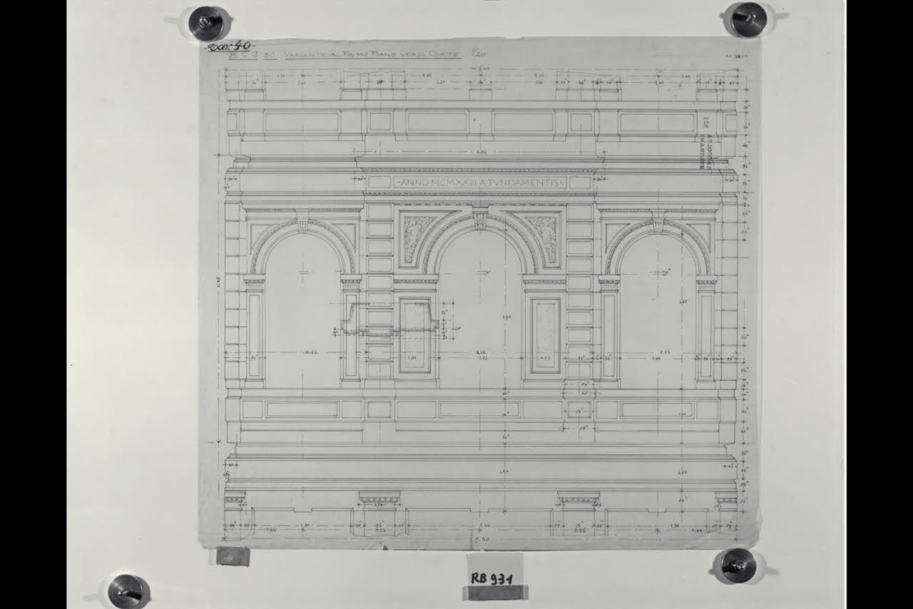 Prospetto con variante al primo piano verso la corte nella sede centrale di Milano della Banca Commerciale Italiana in piazza della Scala e via Santa Margherita, Prospetto con variante al primo piano verso la corte nella sede centrale di Milano della Banca Commerciale Italiana in piazza della Scala e via Santa Margherita (disegno) di Beltrami, Luca (sec. XX)