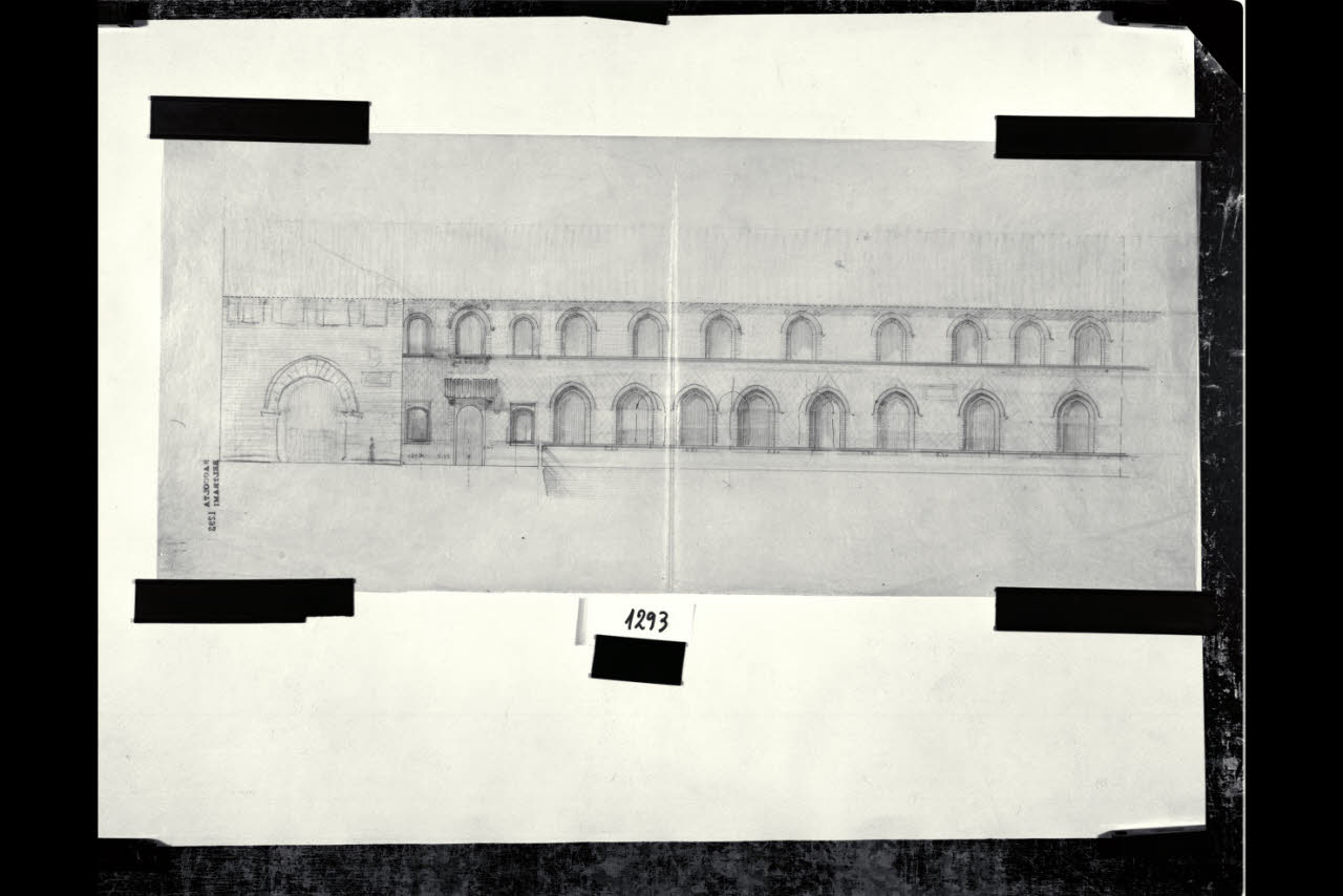 Facciata dell’edificio nel lato sud della Piazza d’Armi del Castello Sforzesco di Milano, Facciata dell’edificio nel lato sud della Piazza d’Armi del Castello Sforzesco di Milano (disegno) di Beltrami, Luca (sec. XX)