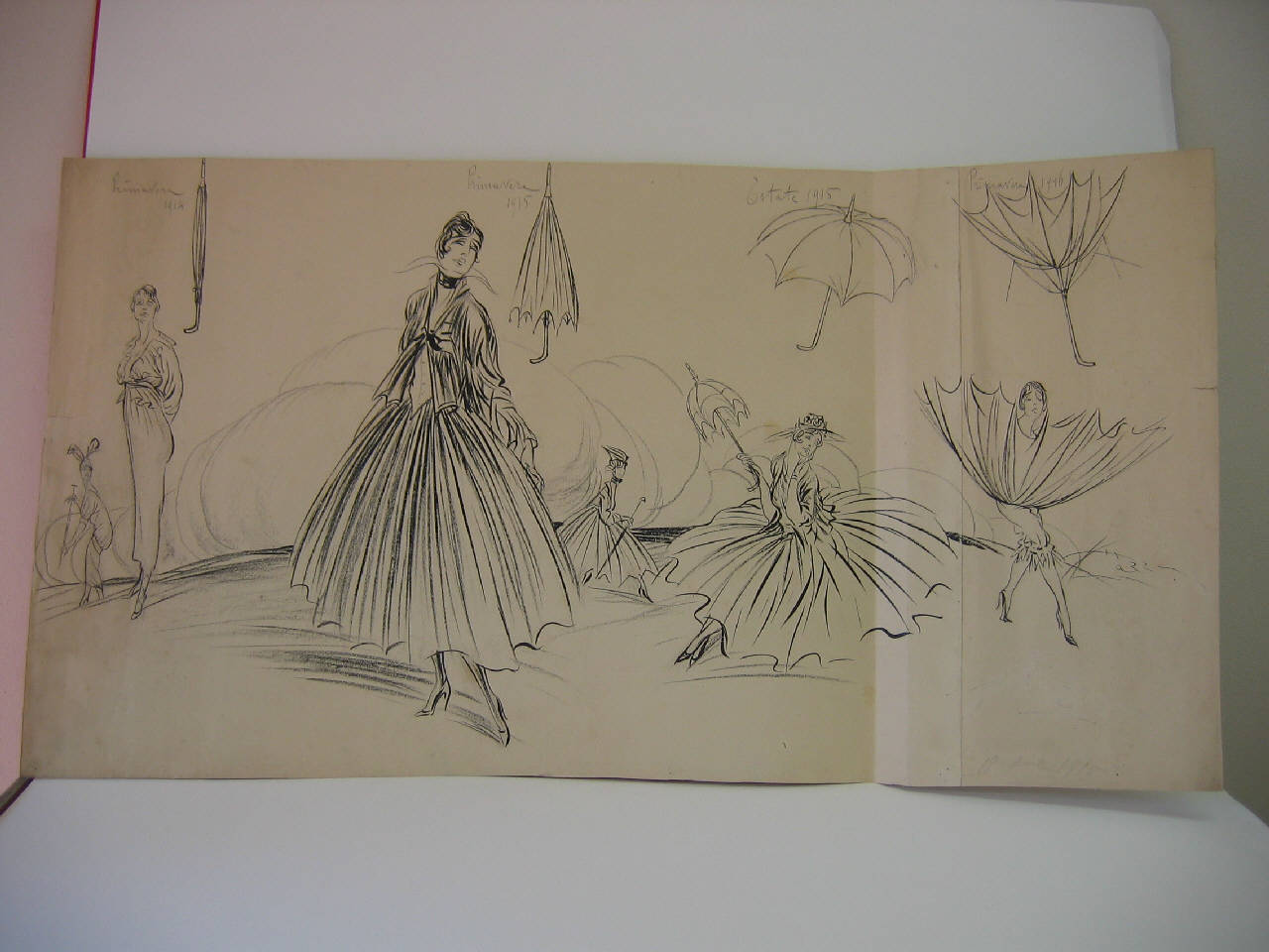 L'EVOLUZIONE DELLA MODA. (disegno) di Mazza, Aldo (1915/04/18 - )