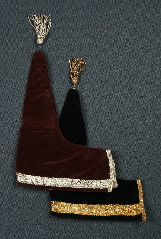 cappello di burattino - manifattura emiliana (fine sec. XIX)