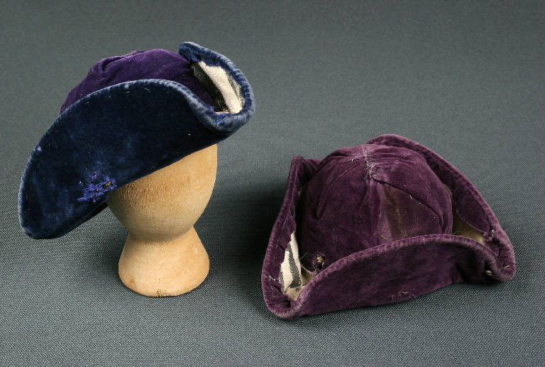 cappello di burattino - manifattura emiliana (fine sec. XIX)