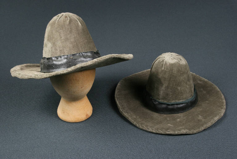 cappello di burattino - manifattura emiliana (fine sec. XIX)