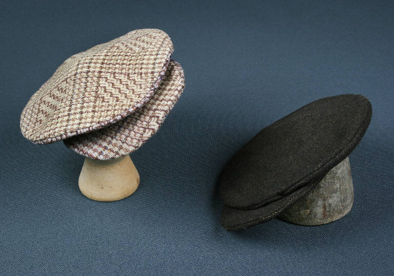 berretto di burattino - manifattura emiliana (fine sec. XIX)