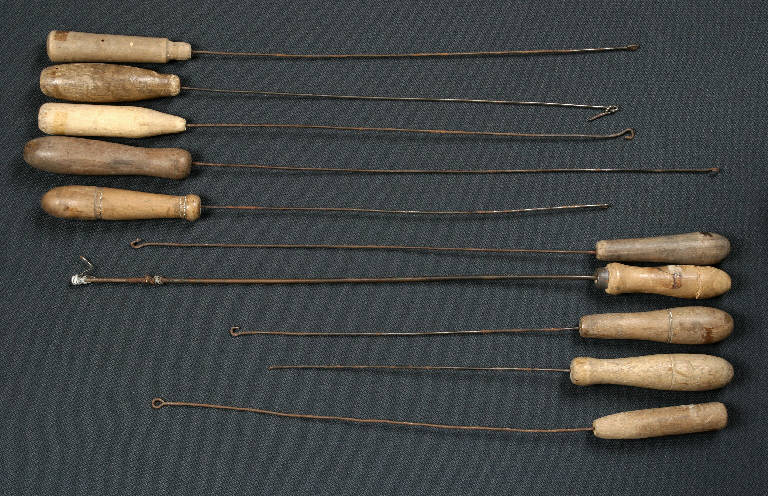 ferri con manopola per mani di burattino - ambito emiliano (fine sec. XIX)