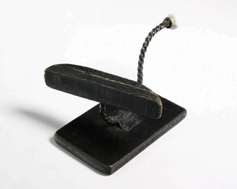 attaccapanni di burattino - ambito emiliano (fine sec. XIX)