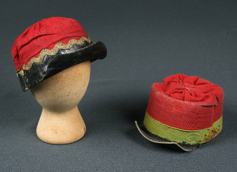 cappello di burattino - ambito emiliano (fine sec. XIX)