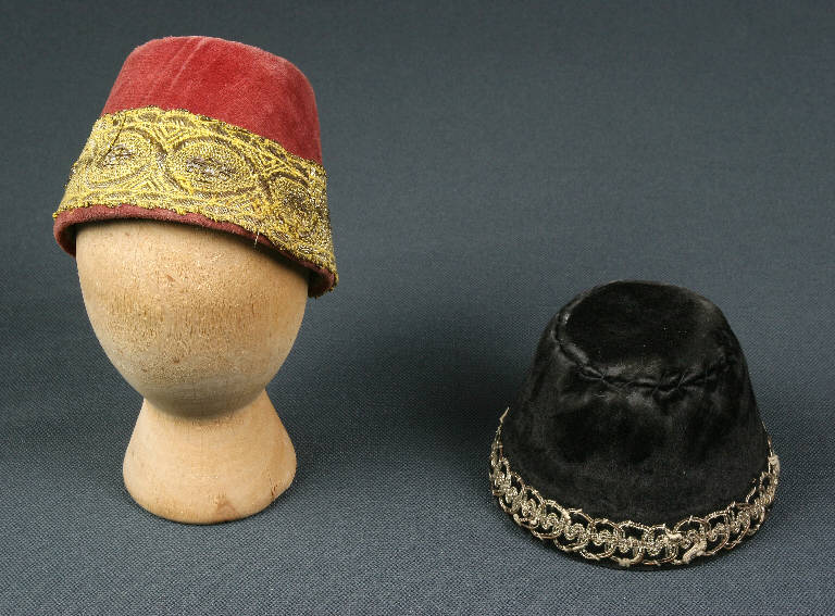 cappello di burattino - manifattura emiliana (fine sec. XIX)