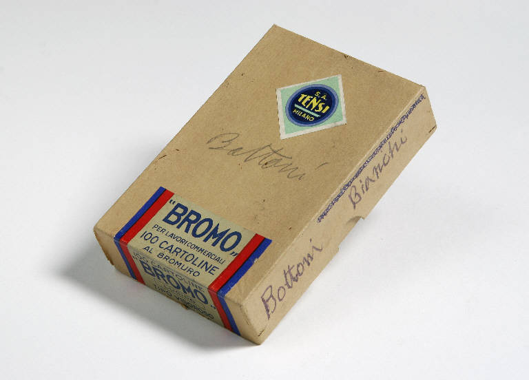 scatola con bottoni - ambito emiliano (fine sec. XIX)