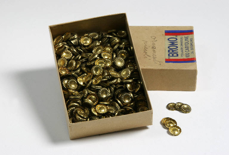 scatola con borchie - ambito emiliano (fine sec. XIX)