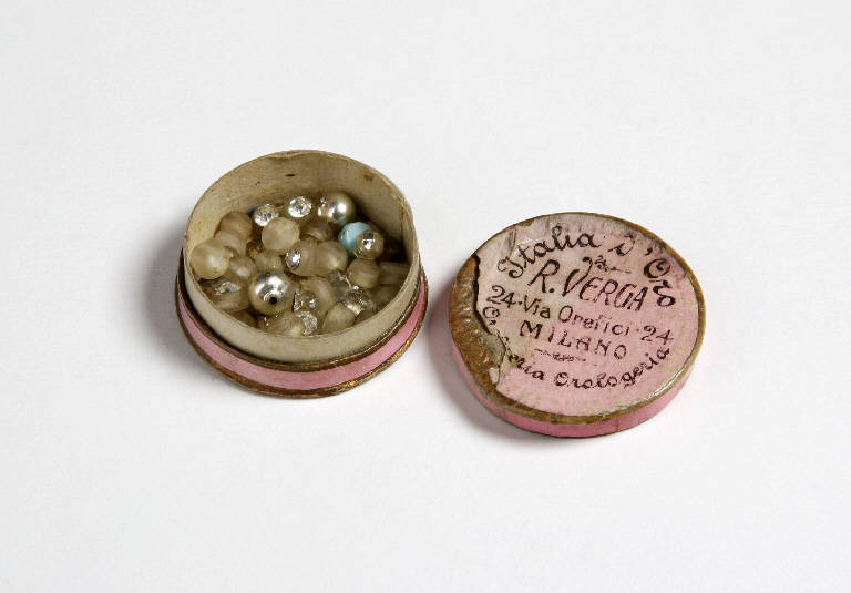 scatola con perline - ambito emiliano (fine sec. XIX)