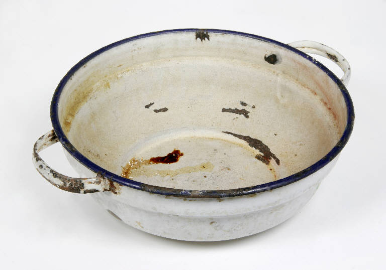 bacinella - ambito emiliano (prima metà sec. XX)