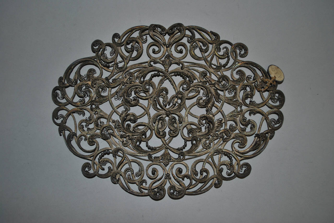 Elementi decorativi fitomorfi (guantiera) - bottega italiana (sec. XVIII)