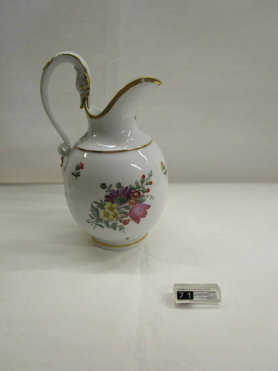 brocca di Doccia, Manifattura Ginori (prima metà sec. XIX)