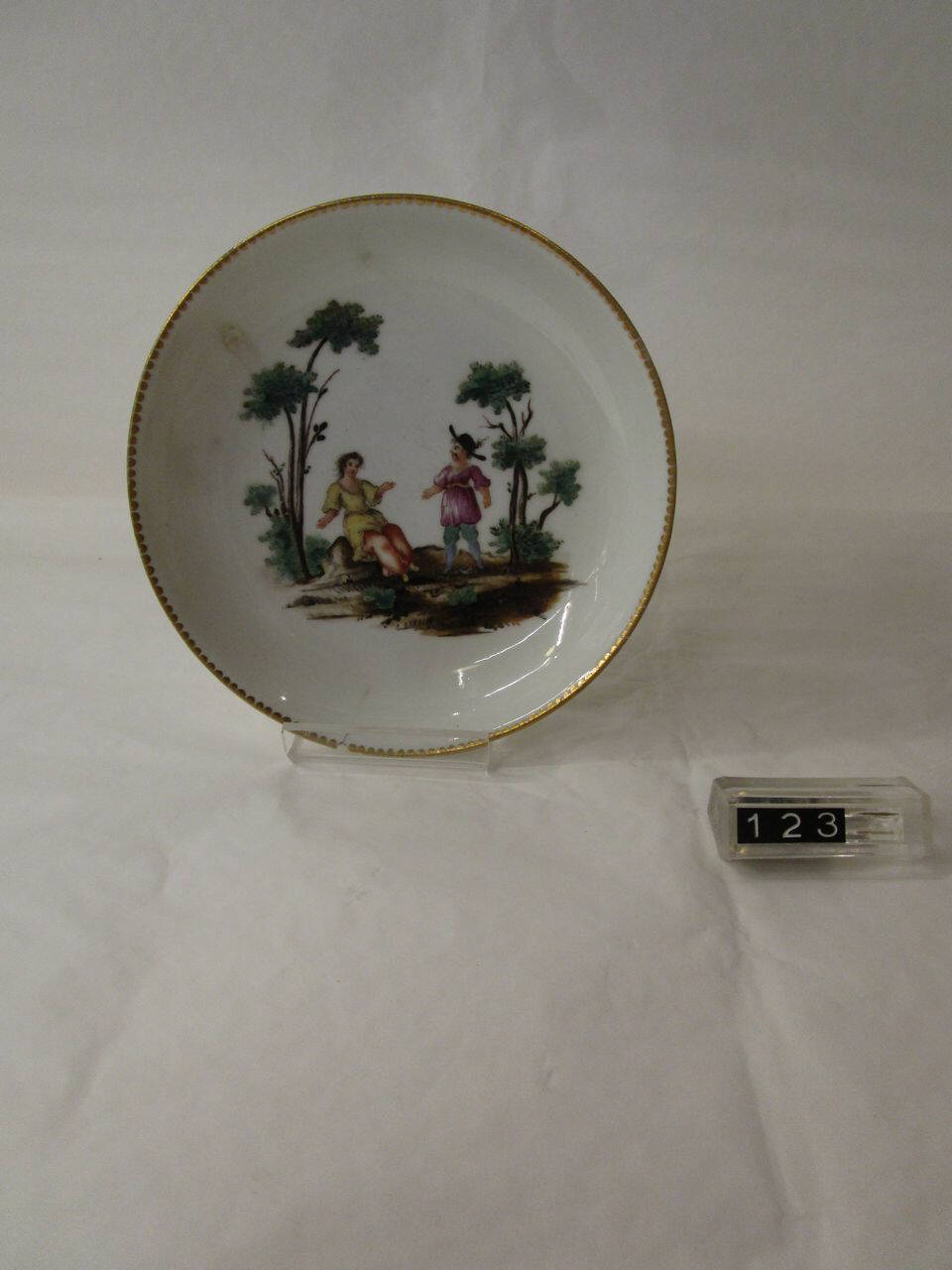 piattino di Doccia, Manifattura Ginori (seconda metà sec. XVIII)