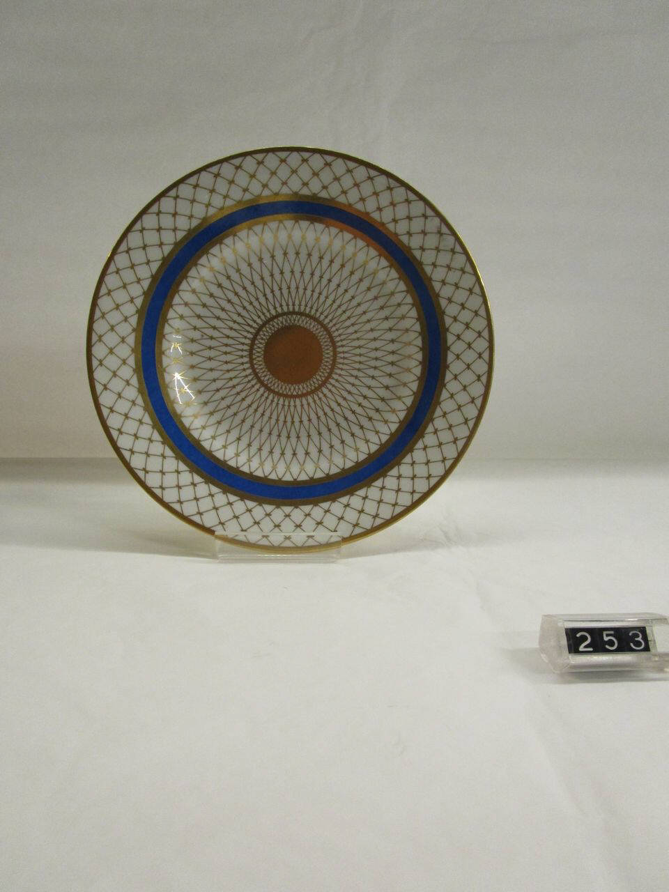 piatto di Vienna, Manifattura di Vienna (prima metà sec. XIX)