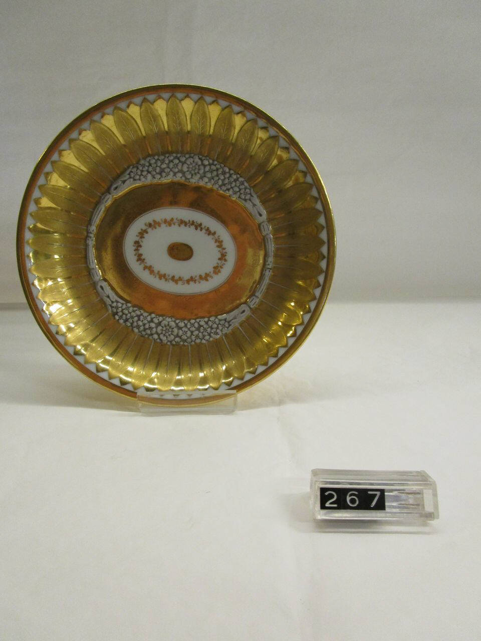 piatto di Vienna, Manifattura di Vienna (prima metà sec. XIX)