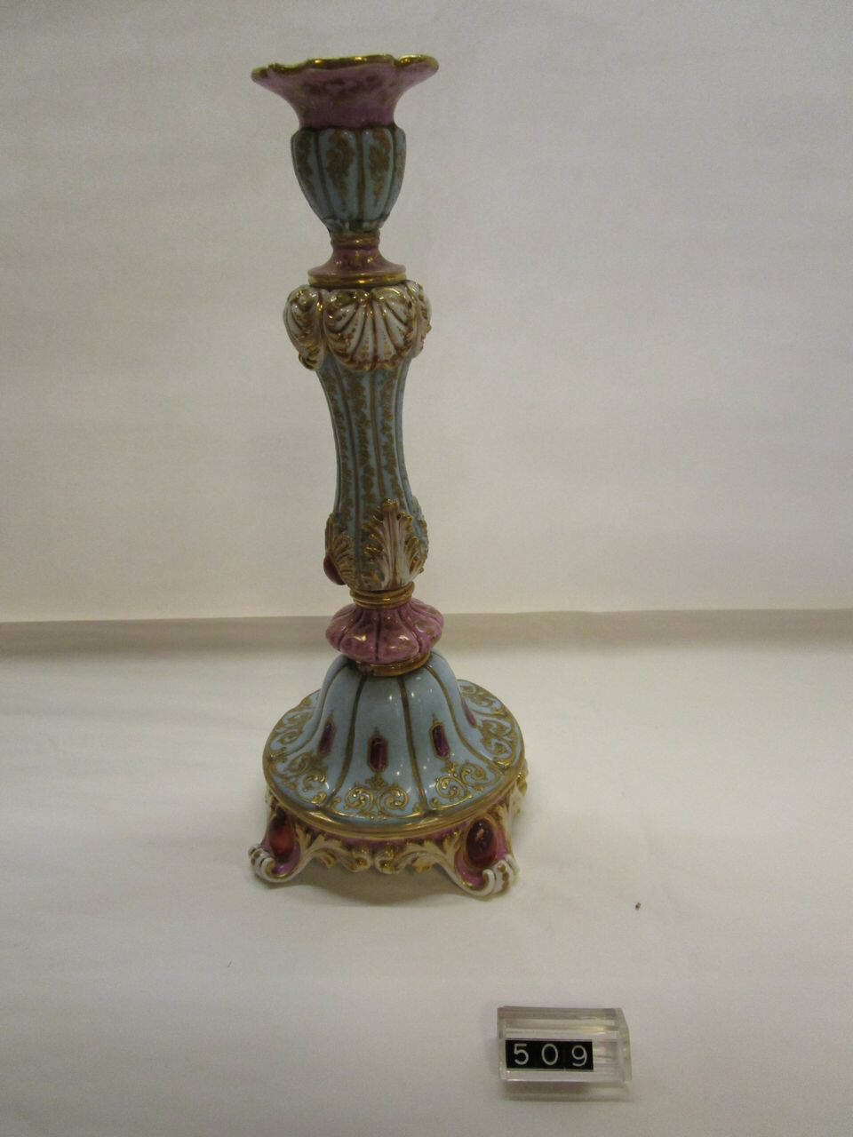 candeliere di Fontainebleau - Parigi, Manifattura Jacob Petit (prima metà sec. XIX)