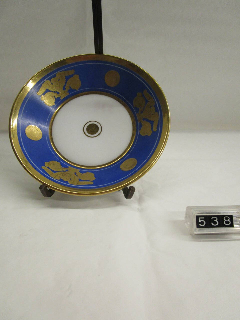 piatto di Parigi, Manifattura Lebon e Halley (prima metà sec. XIX)