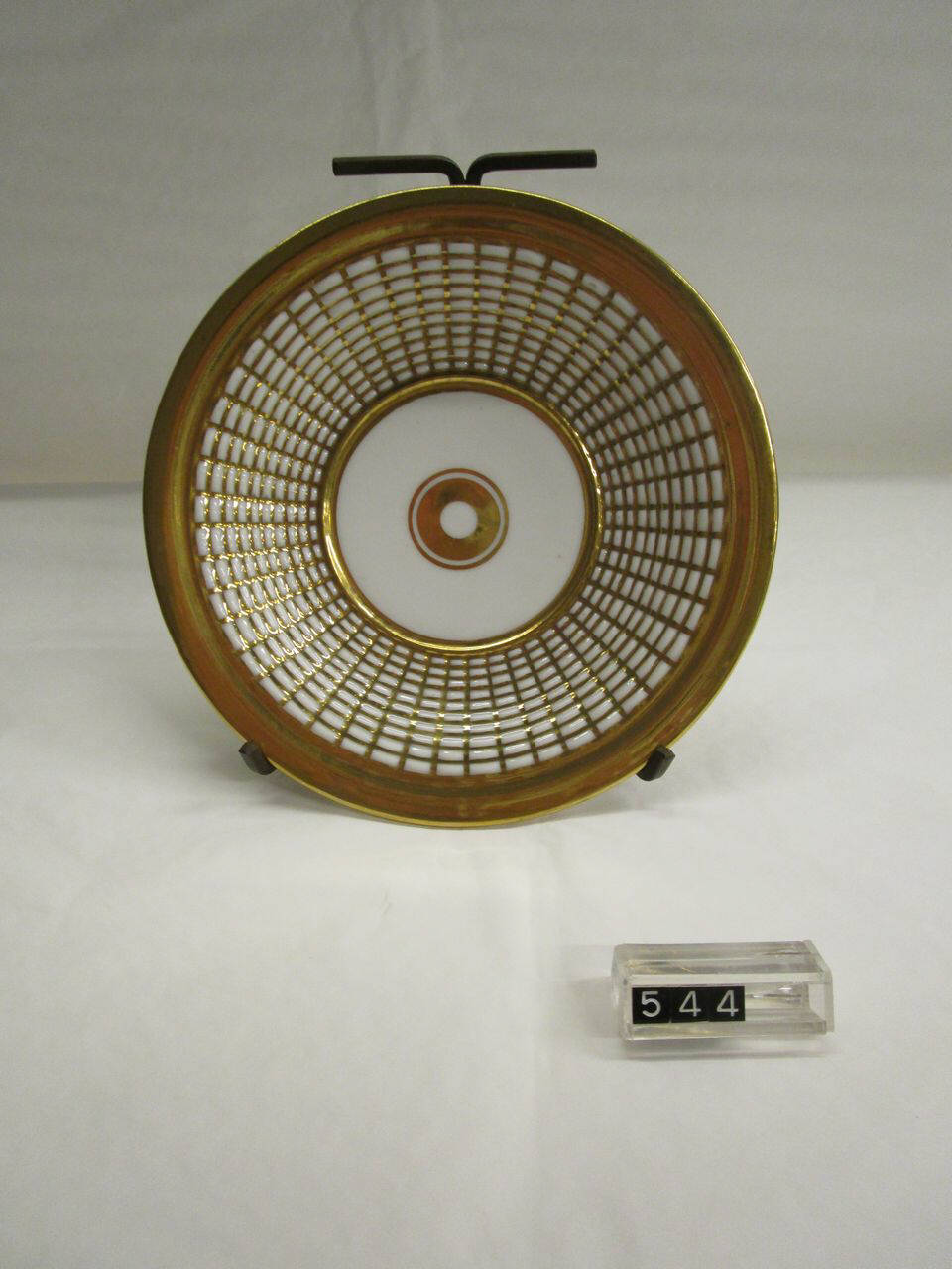 piatto di Parigi, Manifattura Déroche (prima metà sec. XIX)