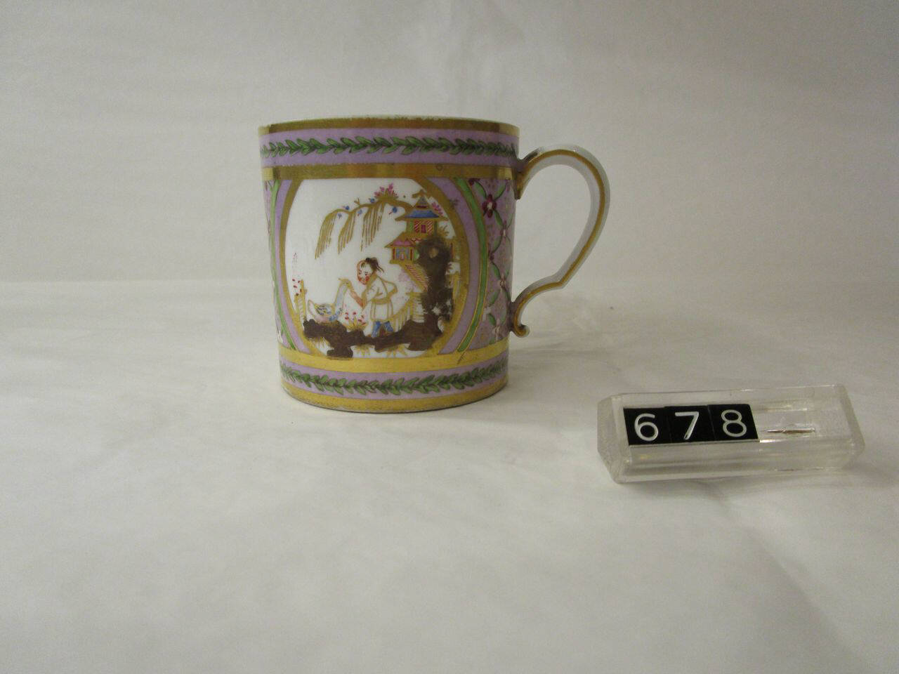 tazza di Sèvres, Manifattura di Sèvres (seconda metà sec. XVIII)